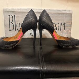 L.A.M.B. Black leather pumps